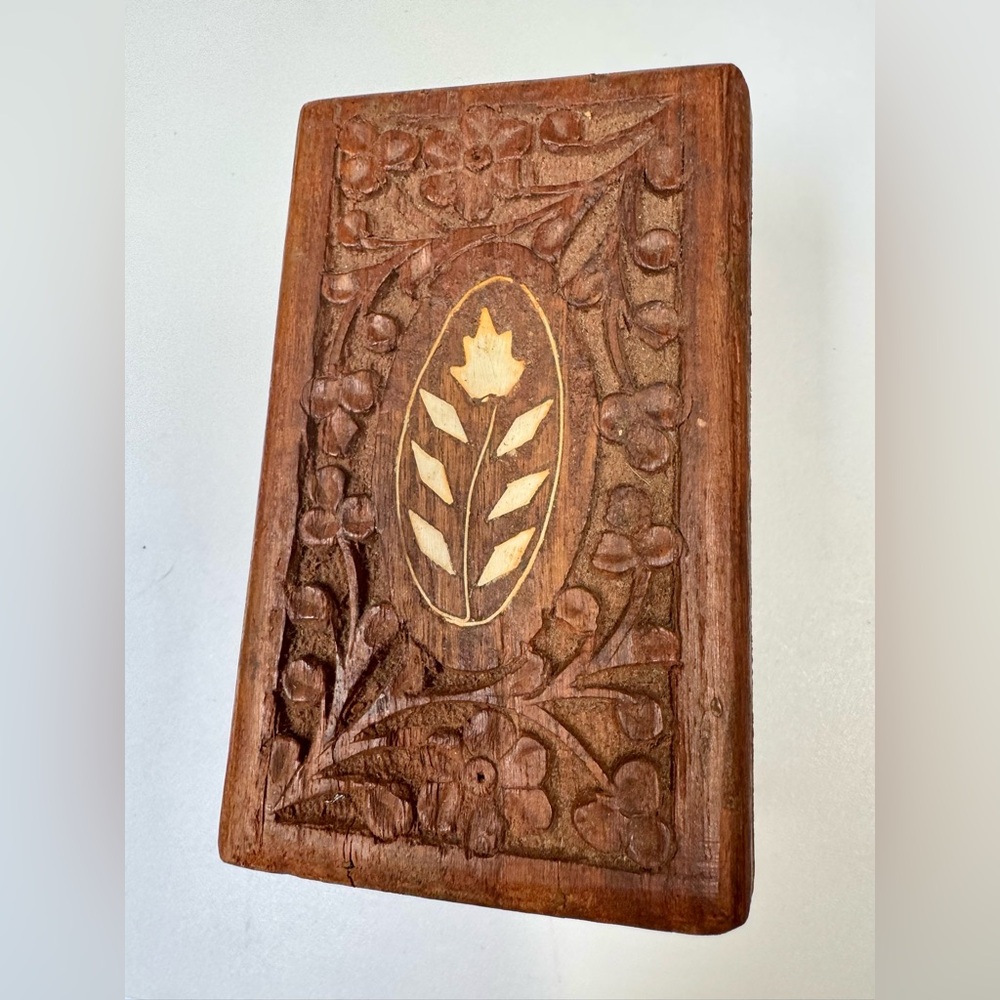 Vintage Hand-Carved Wooden Trinket Box with Floral Inlay